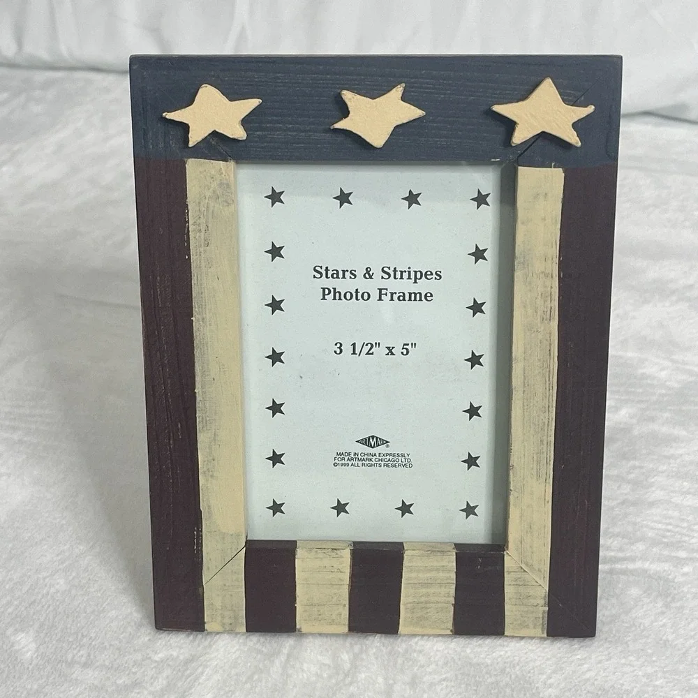Patriotic Americana Red White and Blue Wooden Picture Photo Frame Holds 3 1/2x5